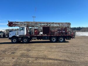 large-used-2004-th-60-range-i-water-well-drilling-rig (6)