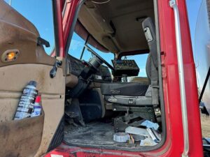 large-used-2005-mack-cl-733 (4)