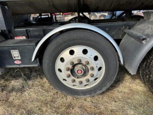 large-used-2005-mack-cl-733 (7)