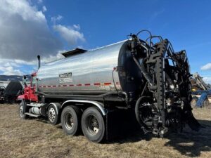 large-used-2005-mack-cl-733 (9)