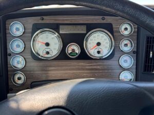 large-used-2018-freightliner-122-sd (9)